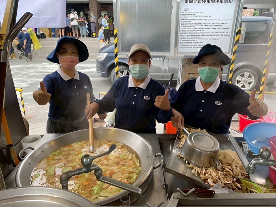 前進醫療站及萬份熱食接力 慈濟共善學思會剖析光復水災「物資運籌」奧秘 219 CNEWS195251211a01
