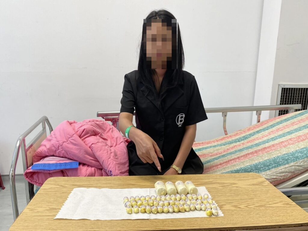 外籍女子吞食毒品搭機運毒遭海巡於關口緝獲。(海巡署提供)