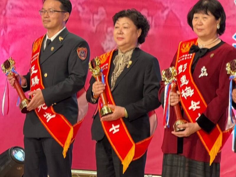圖文：柯秀華副理長期致力公益榮獲114年度全國好人好事代表以行動溫暖社會（圖文：何文勝/提供）。