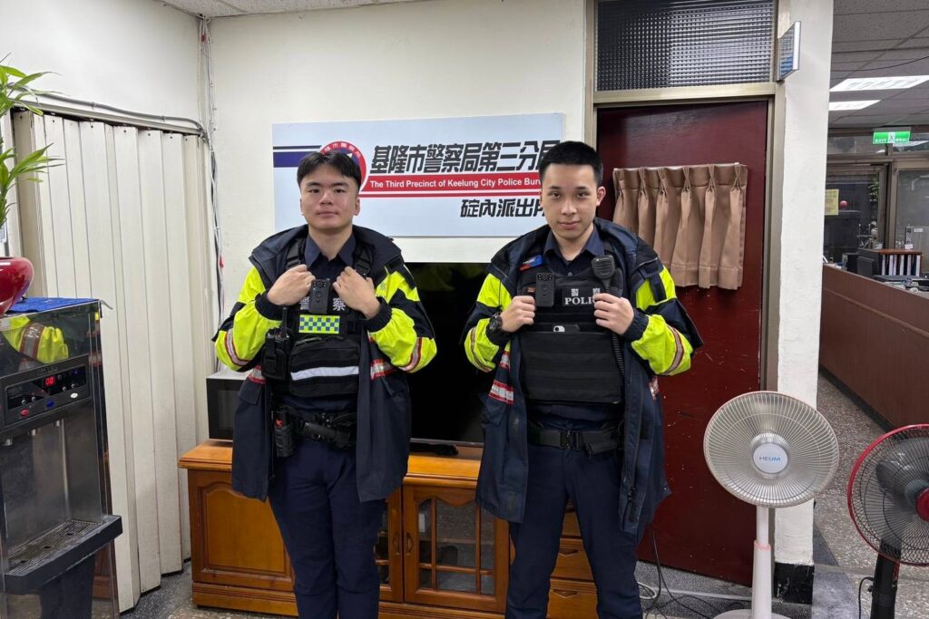 民眾失足墜落山谷警消救援送醫 38 %E4%B8%80 31