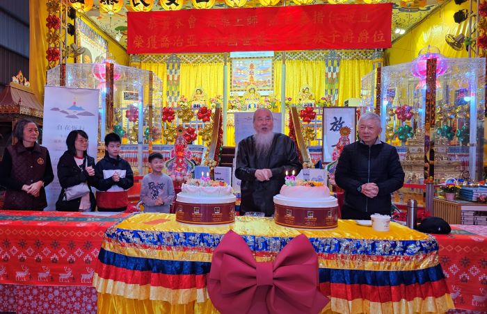 恆性嘉措仁波且受封子爵八周年 關懷弱勢大悲行願無處不現 29 《圖說》世界佛教正心會指導金剛上師恆性嘉措仁波且祝願大眾成就解脫,都能成為佛菩薩的眷屬。〈佛教正心會提供〉