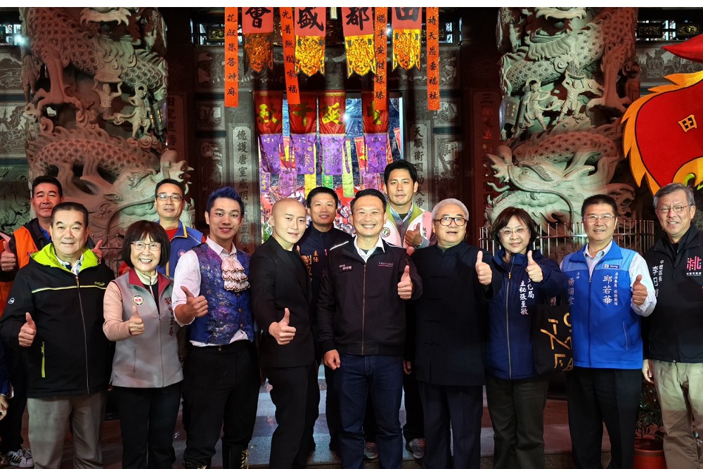 火舞藝術走進傳統宮廟 蘇俊賓揭選這地點表演別具意義 56 火舞藝術走進傳統宮廟 蘇俊賓揭選這地點表演別具意義 55