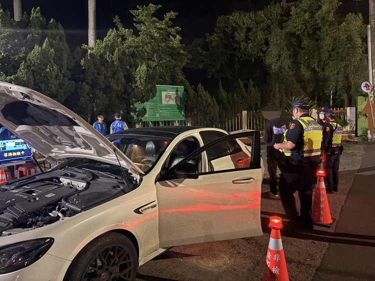▲深夜擾民零容忍!斗六警全面掃蕩噪音車。(記者劉春生攝)