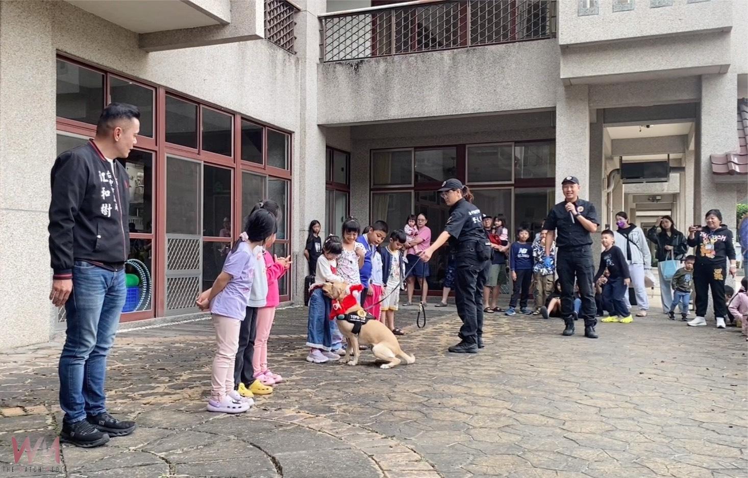 最萌反毒陣容 中市警犬隊聖誕裝現身聖誕親子活動 - https://www.watchmedia01.com
