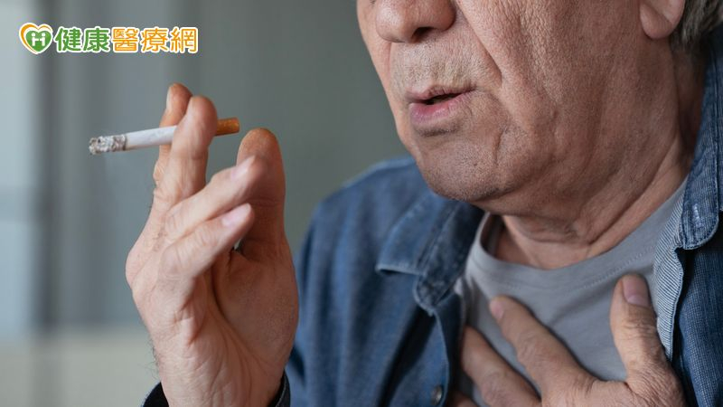 以為胃食道逆流竟是第三期食道癌 微創手術重建老菸槍食道保命