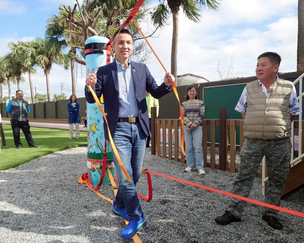 圖/新北市議員陳偉杰直言,人口不是關鍵,格局才是答案,從青埔15座商場反思淡海新市鎮的發展盲點。(陳偉杰臉書)