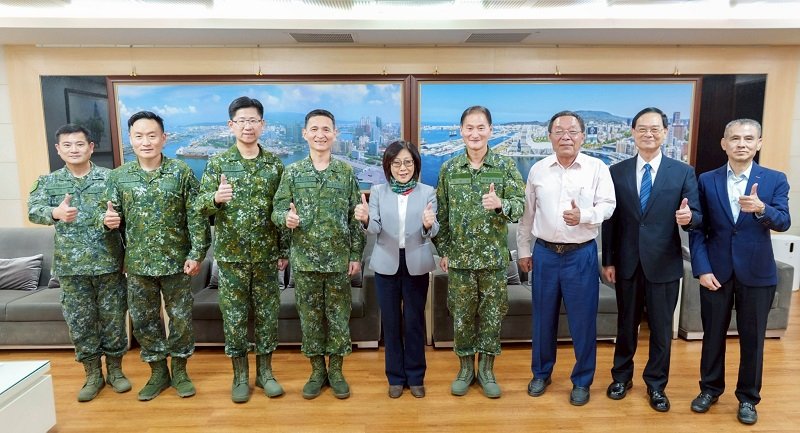 新任八軍團指揮官劉暐欣拜會 康議長:有指揮官坐鎮、市民更安心
