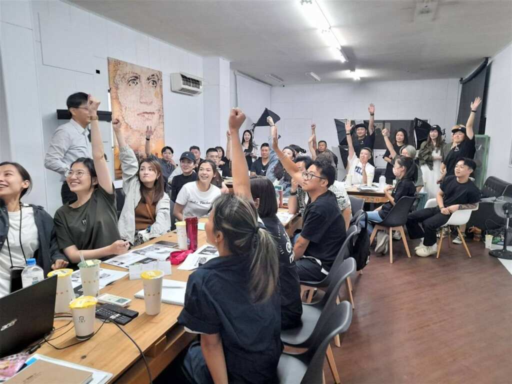 ▲微笑元素創意概念公司透過小型企業人力提升計畫辦理桌遊溝通學習課程。(圖/中彰投分署提供)