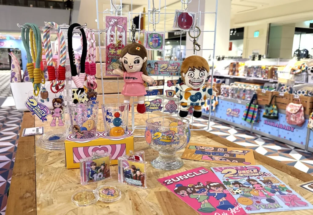 Hahababy快閃店與「二伯嘎嫂10周年特展」，拍貼機、復古電視打卡區、時光走廊等多項互動亮點