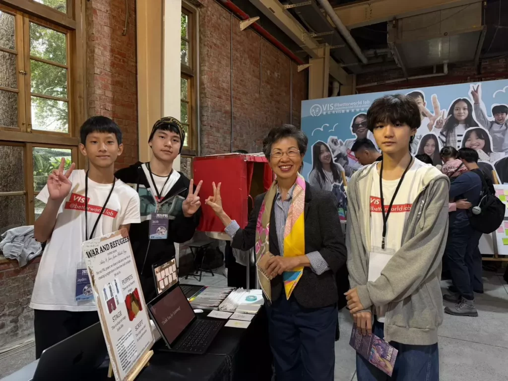 前駐奧地利大使張小月蒞臨第十一屆VIS國際實驗教育的PBL成果展,親自給予同學們鼓勵