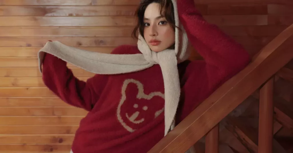 本次的DINOTAENG冬日服飾:滿載雪季浪漫的溫暖系列登場!設計靈感以「溫暖陪伴 × 童趣雪景」為核心。