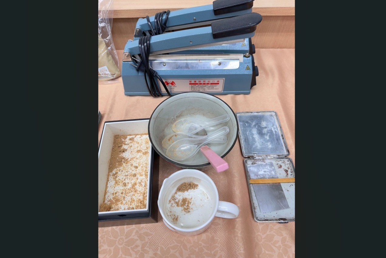 破獲分裝場 桃園少年隊起獲毒咖啡385包彩虹菸27包 218 cnews204251215a10