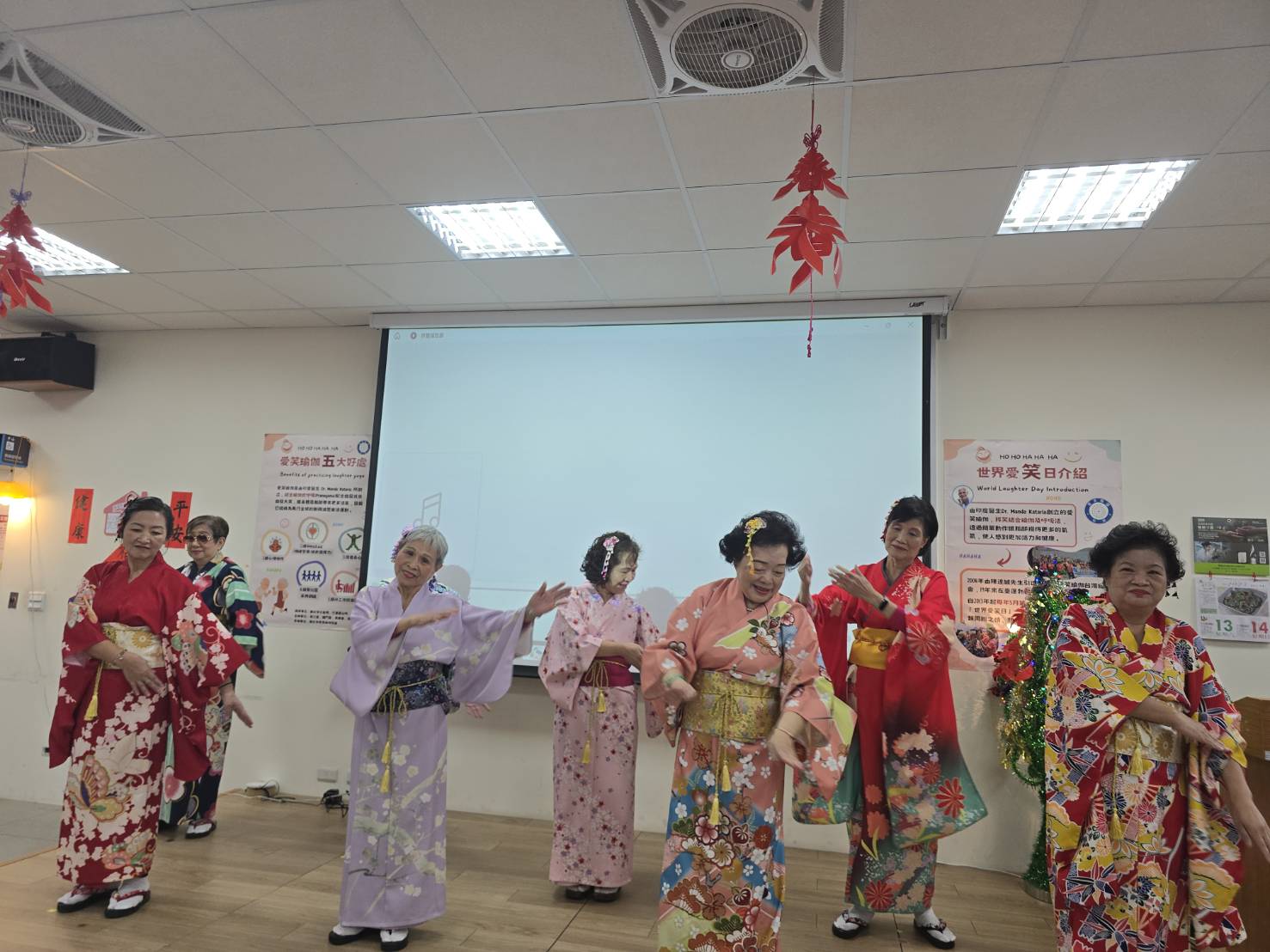 用「愛笑力」對抗失智身心更健康！新北市愛笑瑜珈協會成果發表 - https://www.watchmedia01.com