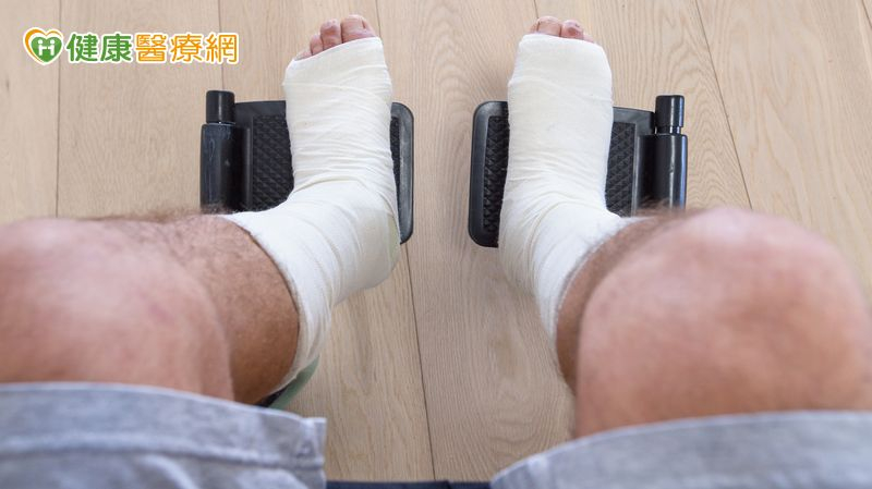 單親父遇車禍險截肢！新療法成功保住雙腿