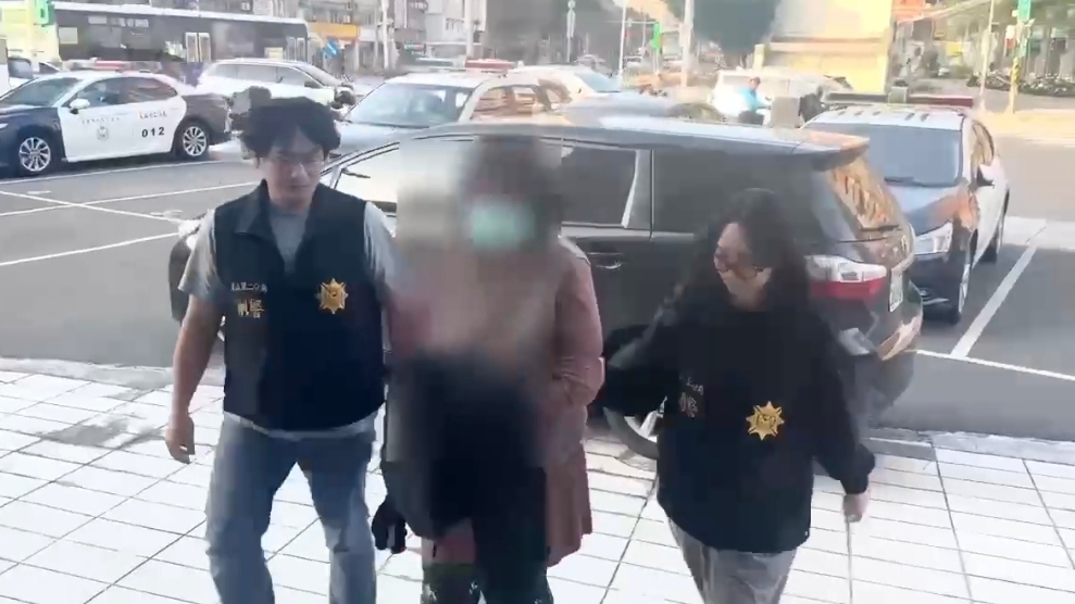 外送員涉侵佔高價財物 文二警南下臺中速將人拘提到案 32 MEITU 20251216 173014189