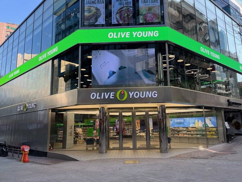 走進去就對了!韓國美妝店Olive Young 2025年度必買商品出爐,以上幾款商品,妳買了幾個!?