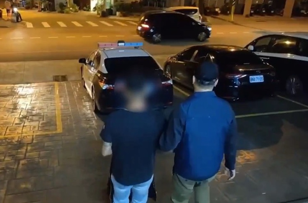 疑酒後失控拿刀傷人 友人接應逃離警2小時逮21歲男 244 cnews204251216a11