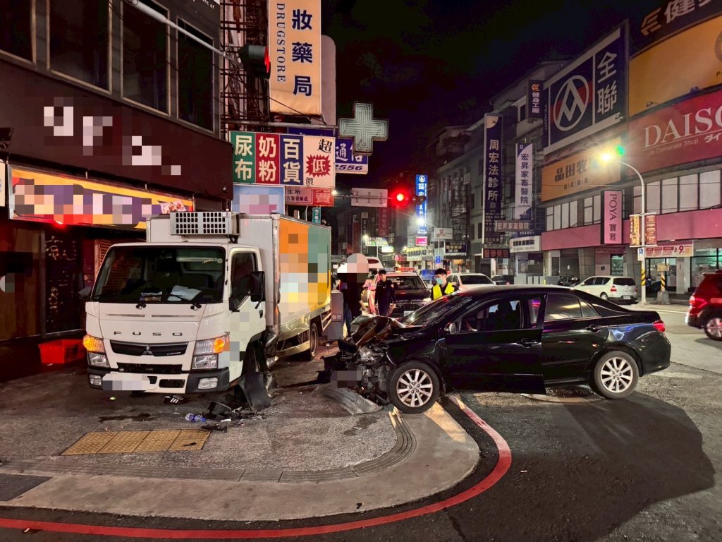 三重驚悚車禍!毒駕男「完全沒煞車」撞飛同志情侶 棄置針筒遭警活逮