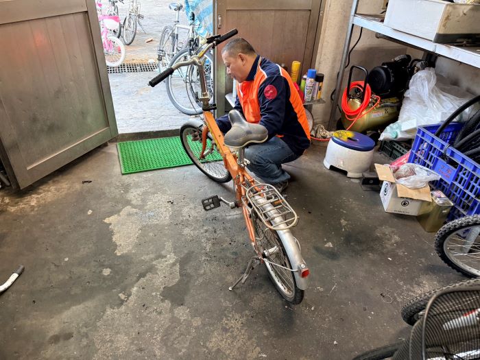 《圖說》民眾愛心捐贈的腳踏車經清潔隊巧手修復。〈環保局提供〉