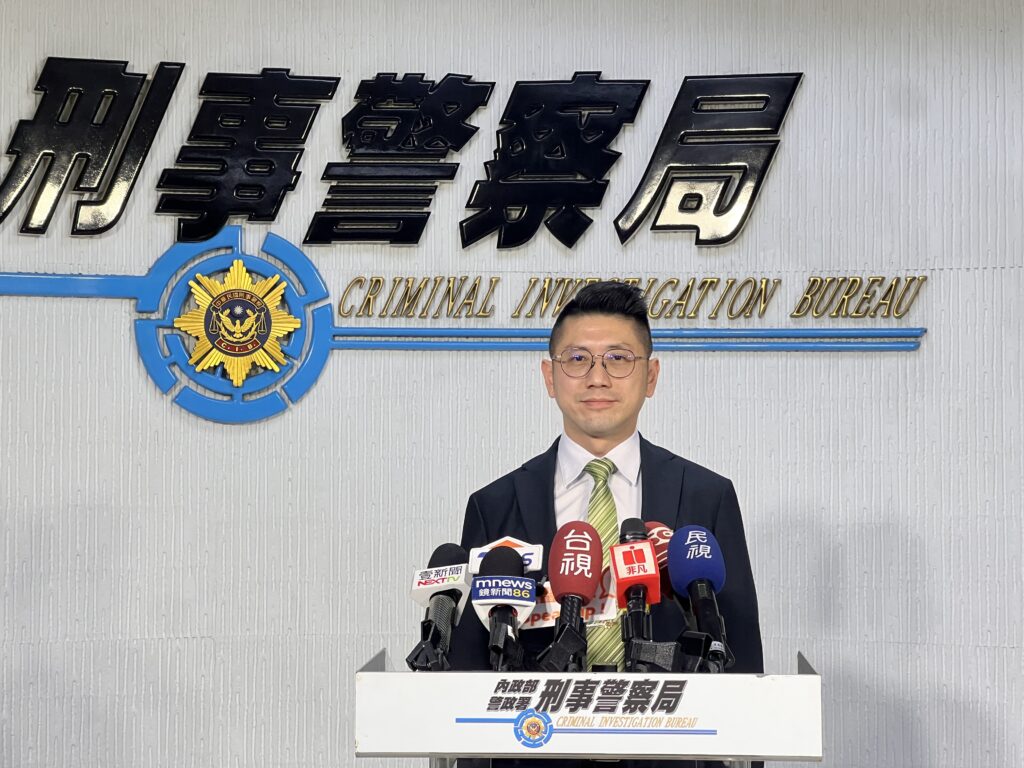 刑事局偵破近年最大規模盜拷教學教材光碟案 侵權市值高達百億元 34 %E6%9E%97%E6%9B%B8%E6%A5%B7