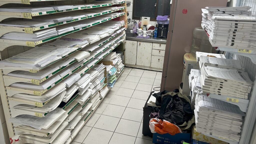 刑事局偵破近年最大規模盜拷教學教材光碟案 侵權市值高達百億元 36 MEITU 20251217 150537384
