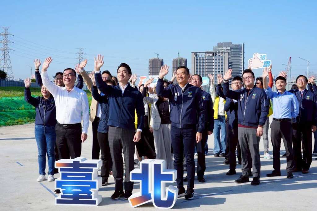 ▲臺北市長蔣萬安今(17)日赴北士科T17、T18基地進行視察,正式宣告輝達海外總部將落腳臺北。