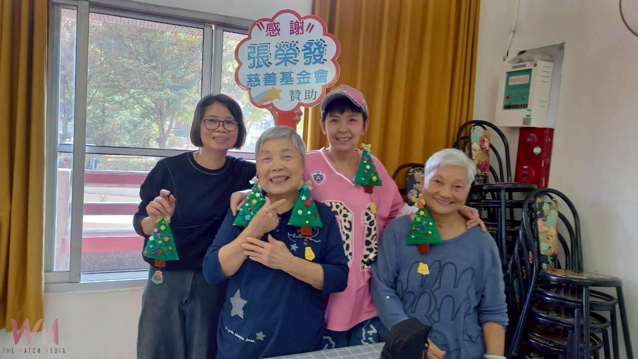 (有影片)/彰化榮家長輩動手做毛線聖誕樹 提前感受節慶溫馨 - https://www.watchmedia01.com