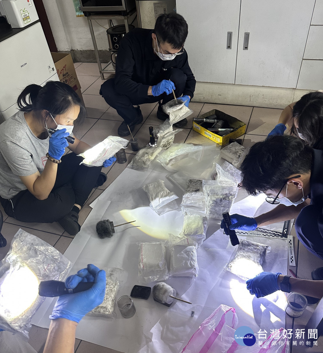 中壢警分局與八德警分局聯手偵破大量毒品案件。
