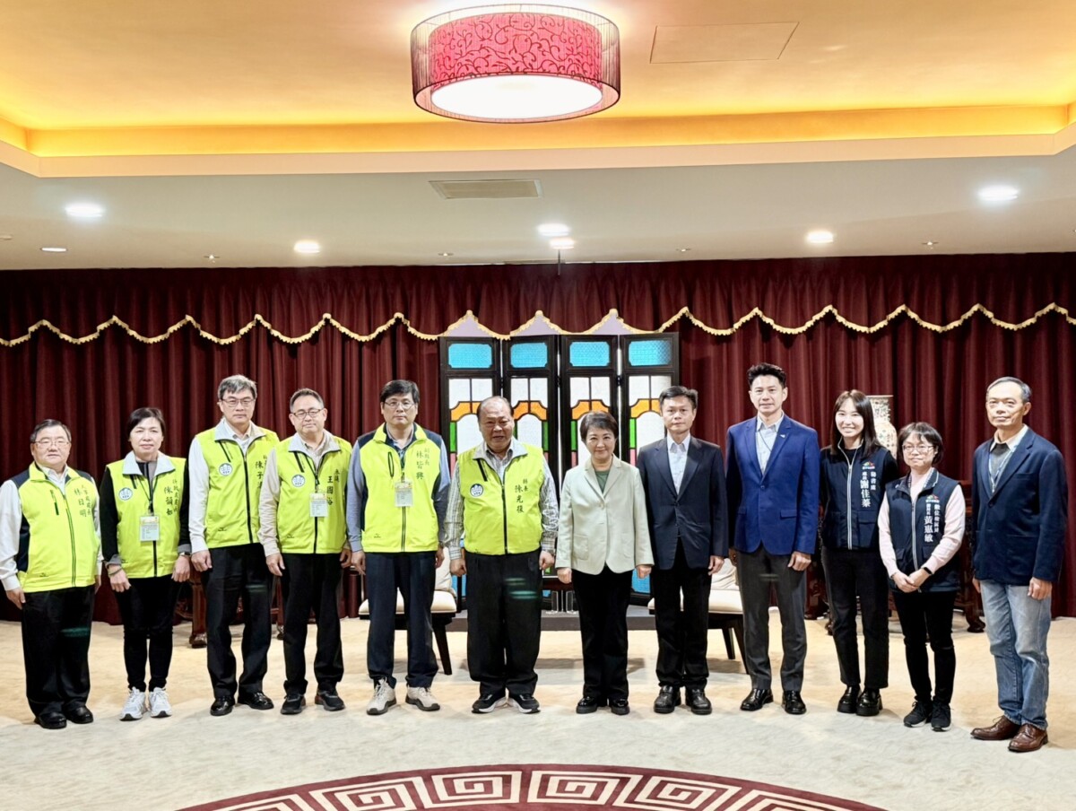 ▲澎湖縣長陳光復率團69人參訪中市府,盧秀燕分享數位與智慧治理經驗。(圖/記者顏淑娟攝)