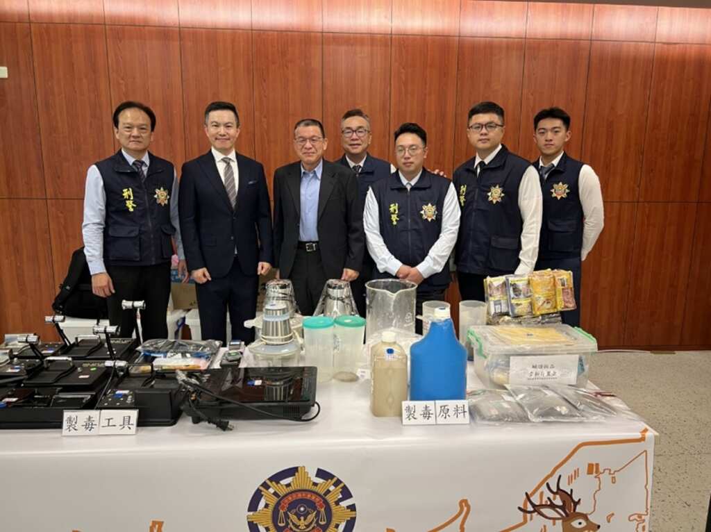 ▲彰化地檢署邱呂凱檢察官破獲毒品工廠檢警團隊。(圖/彰化地檢署提供)