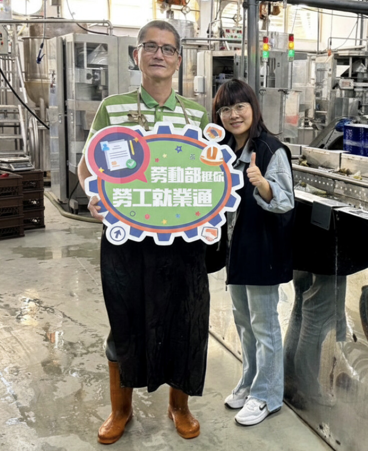 ▲勞動部屏東就業中心透過「勞工就業通計畫」雇用獎助措施助徐伯重返職場。