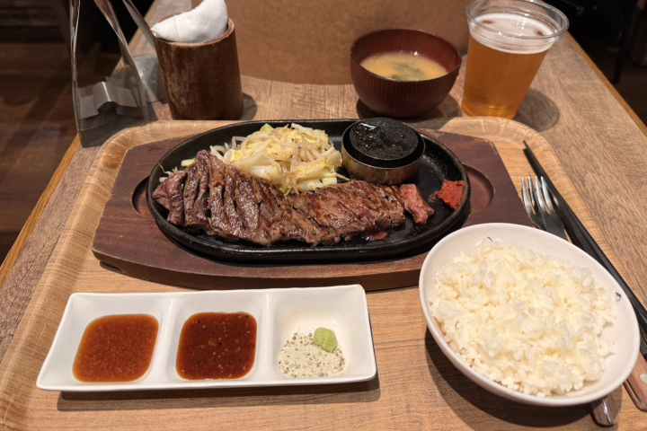 大口吃肉!隱藏在大阪梅田地下超市的超平價牛排館