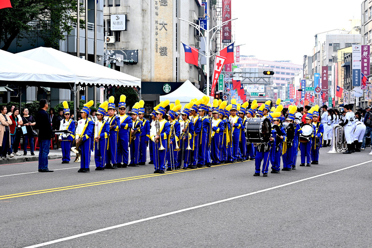 嘉義市博愛國小進行開場演出。（圖／記者陳致愷攝影）