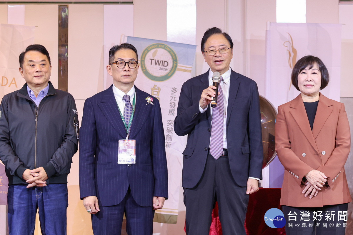 桃園市長張善政於台灣室內設計裝飾協會「2026 鈦美獎啟動典禮」中致詞。