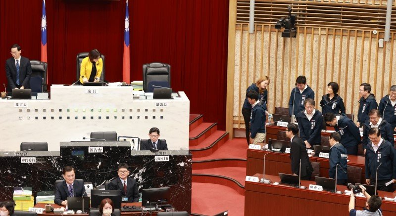 高雄市議會第4屆第6次定期大會閉幕 陳其邁率市府團隊感謝議會監督與支持