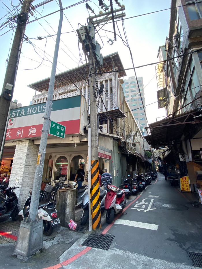 打造宜居生活圈 頂溪捷運站策略更新地區再進化 38 《圖說》文化路周邊巷弄。〈城鄉局提供〉