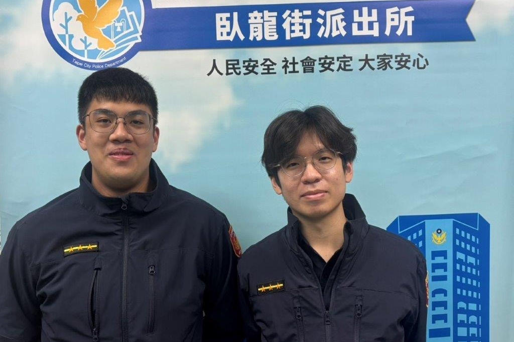 九旬失智長者夜間徘徊 大安警即時協助返家團聚 54 MEITU 20251219 072623749