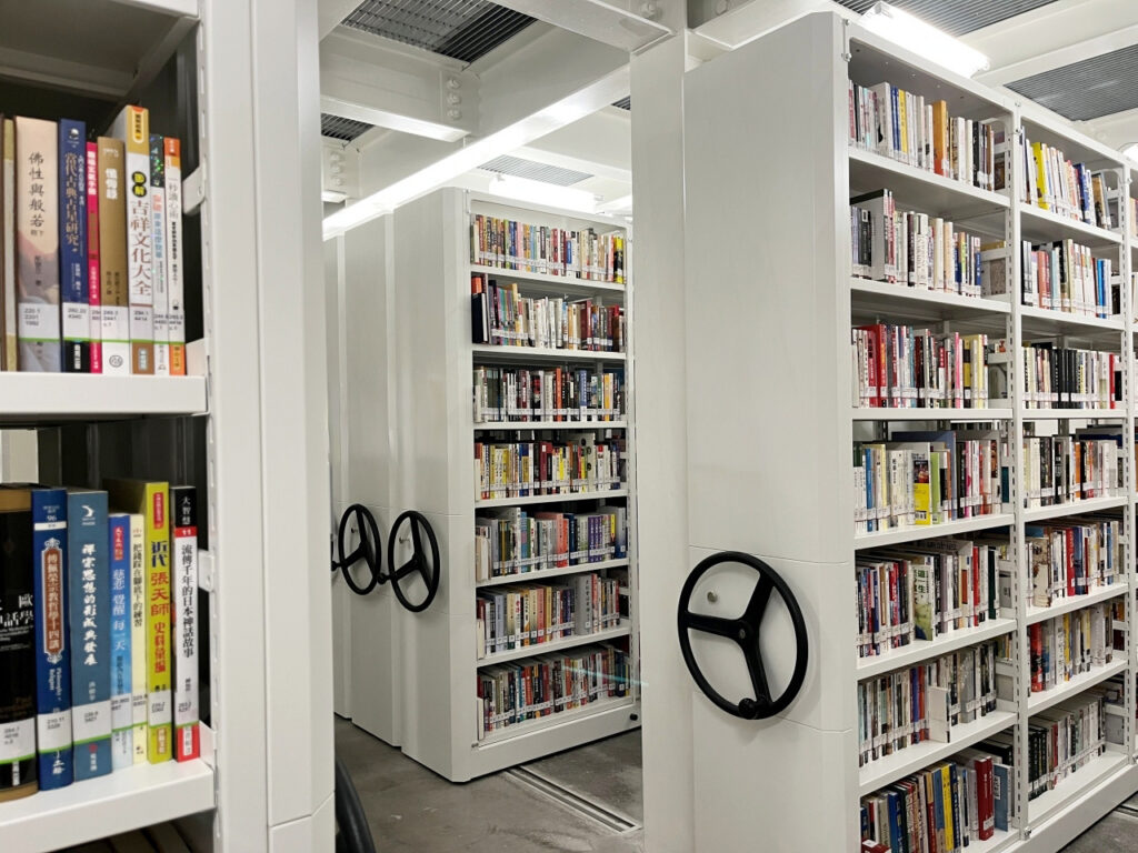 台中綠美圖「密集書庫」大揭密 46萬冊紙本藏書核心基地 35 %E4%B8%AD%E5%B8%82%E5%9C%96%E5%AF%86%E9%9B%86%E6%9B%B8%E5%BA%AB%E5%8D%80