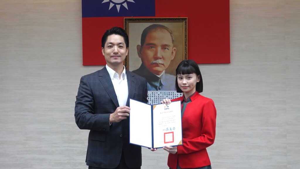 行員機警阻詐千萬 市長親頒獎金表揚 55 1766135315873