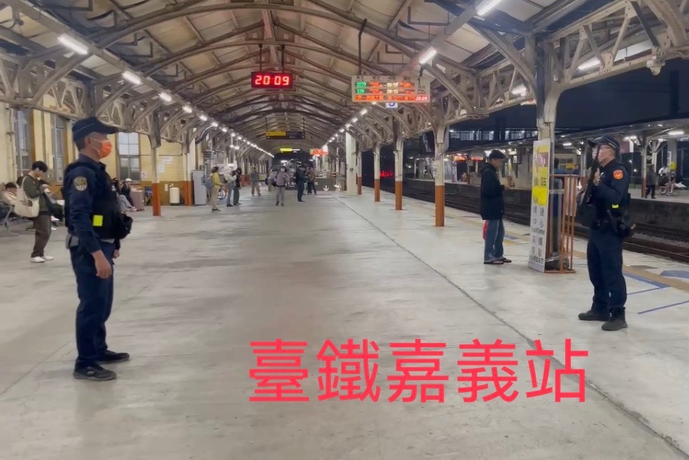 針對19日捷運臺北車站發生丟擲煙霧彈事件 鐵路警察局各分局 大隊 加強防範措施 43 %E4%B8%80 60