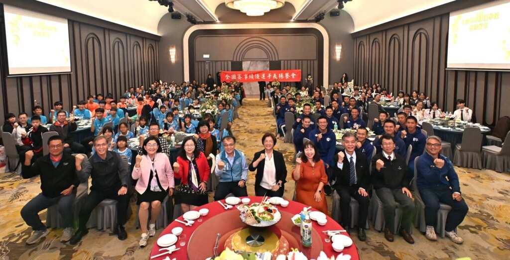 ▲全國賽事績優學校表揚餐會大合照。 （圖／彰化縣政府提供）