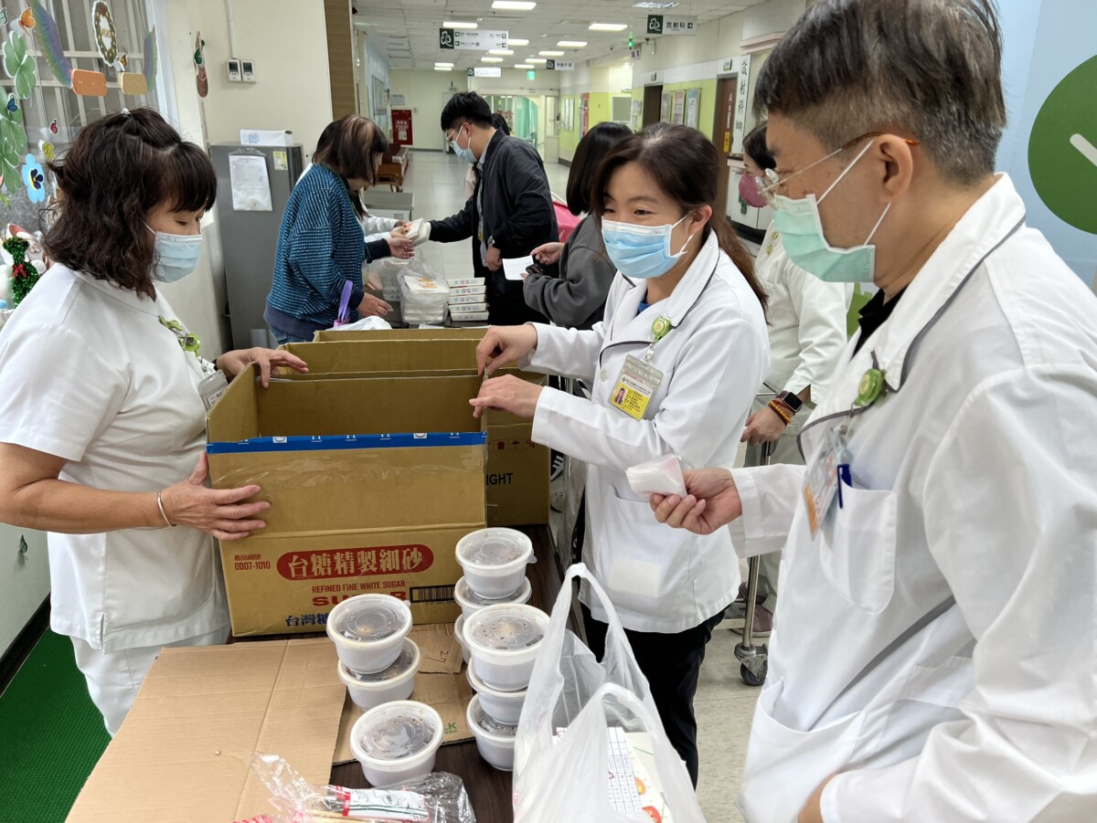 高雄市立岡山醫院冬至送暖　職福會備米糕湯圓為同仁加油打氣