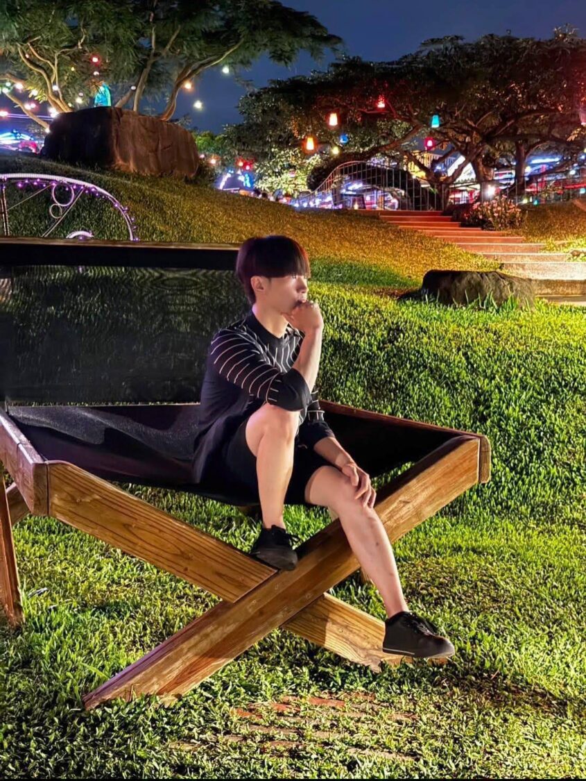 長期推動防身教育的陳勇正於夜間在公園內停留,畫面顯示其於公共空間活動情形。(圖/翻攝畫面)