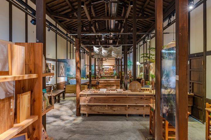 《森林。家|來自森林の美好生活展》以「住在森林裡的家」為發想,結合本土林業復興、國產木材應用與山林藝術,呈現森林在當代生活中的多元樣貌。 圖:農業部林業及自然保育署/提供