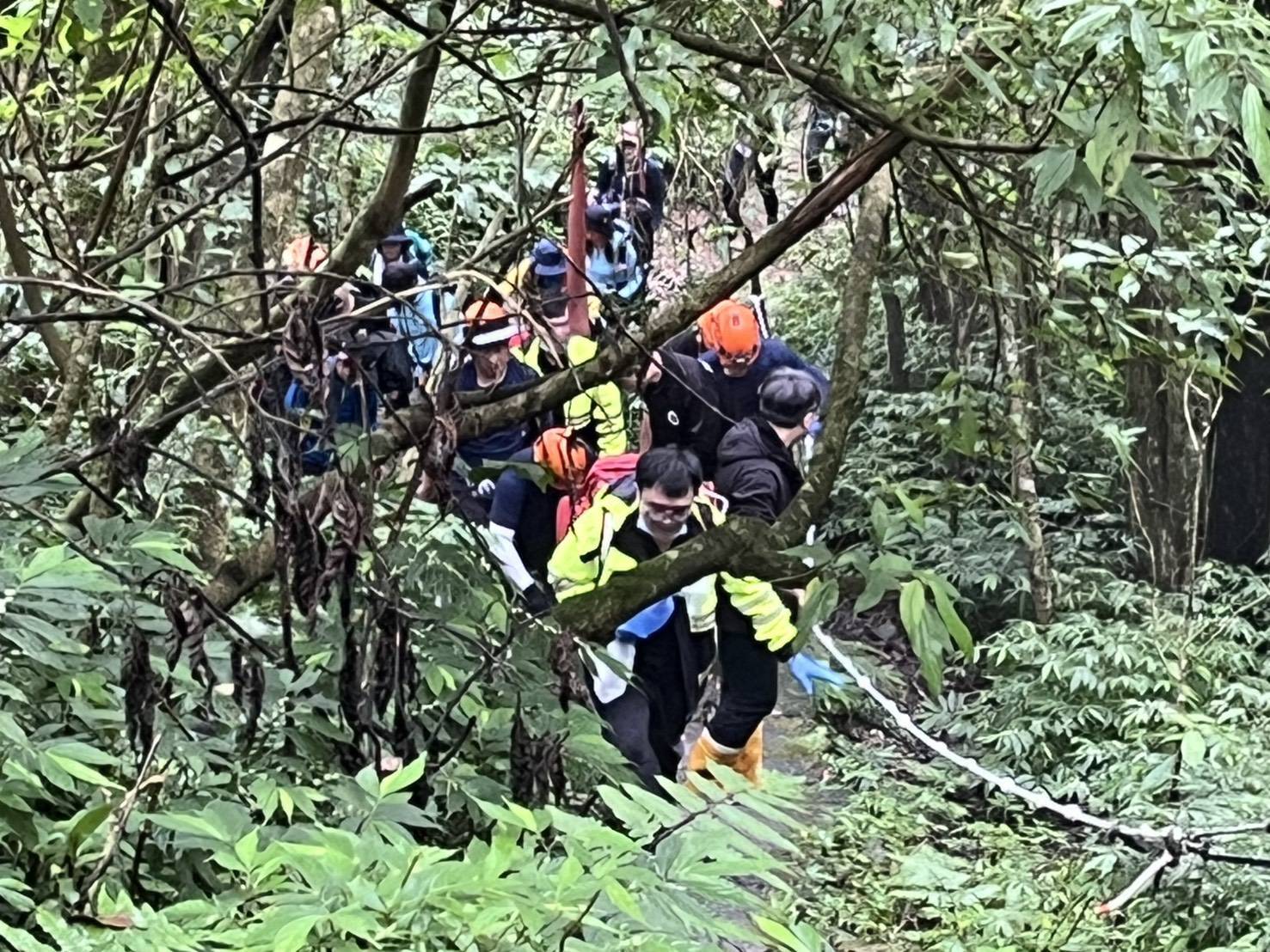 新北市雙溪區中坑古道,今(20)日上午10時許傳出登山意外。