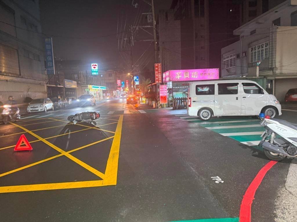 轉彎車不讓直行!桃園女騎士遭撞捲車底拖行