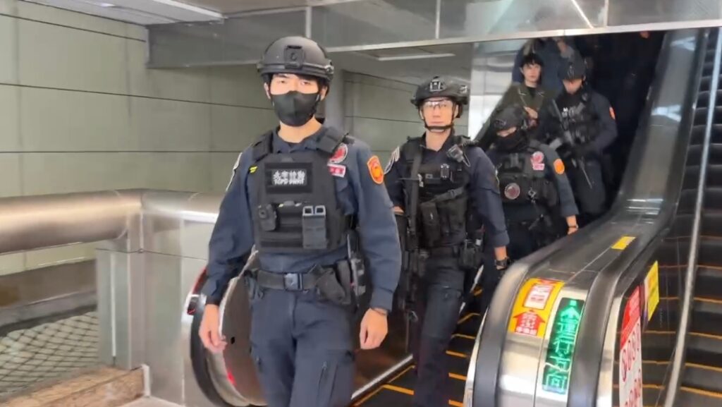 因應北市隨機攻擊事件 北市警局警力戒備全面升級 40 MEITU 20251220 173504168
