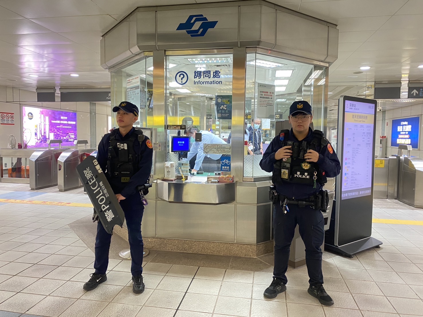 三重分局秉持「超前部署、主動防制」原則 強化捷運及公共場所維安 52 S 36962923