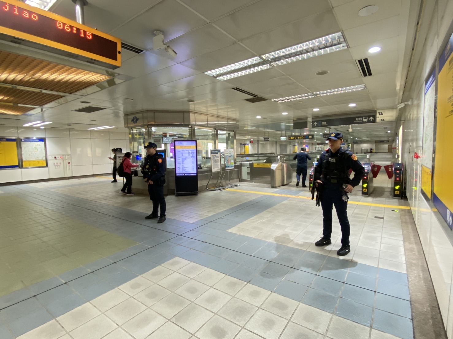 三重分局秉持「超前部署、主動防制」原則 強化捷運及公共場所維安 53 S 36962924
