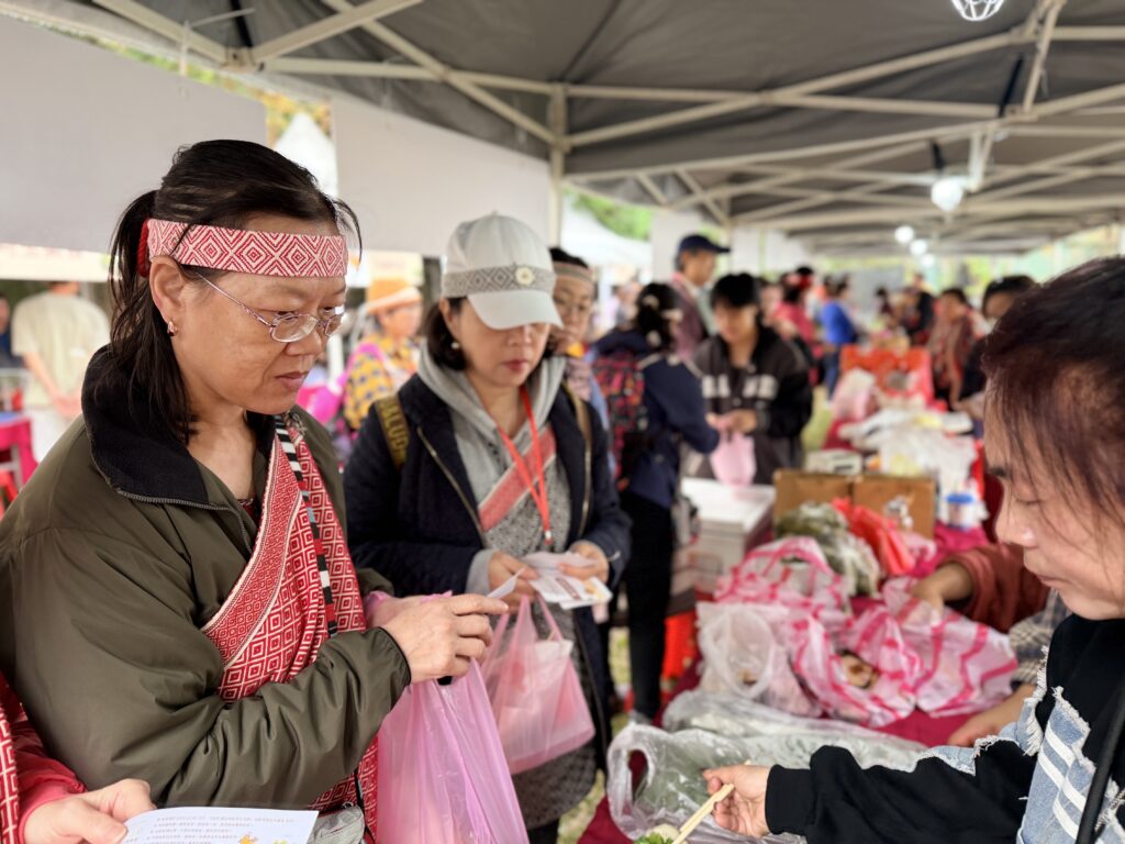 德拉楠伴手禮成果發表 文化扎根三年 開啟部落產業自主新頁 42 S 311320610 1024x768 1